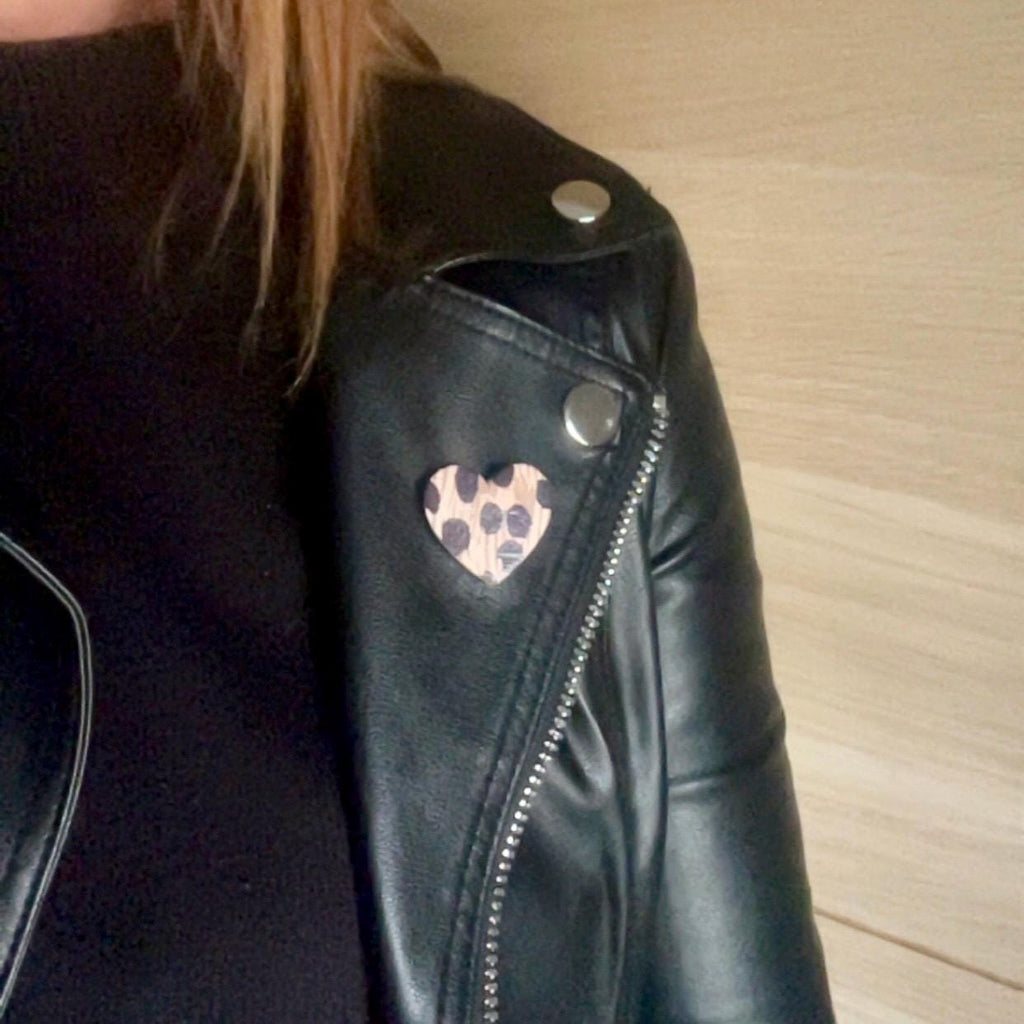Broche léopard cœur en liège - cadeau fête des mères - cadeau maîtresse - cadeau pour elle - cadeau femme  broche originale