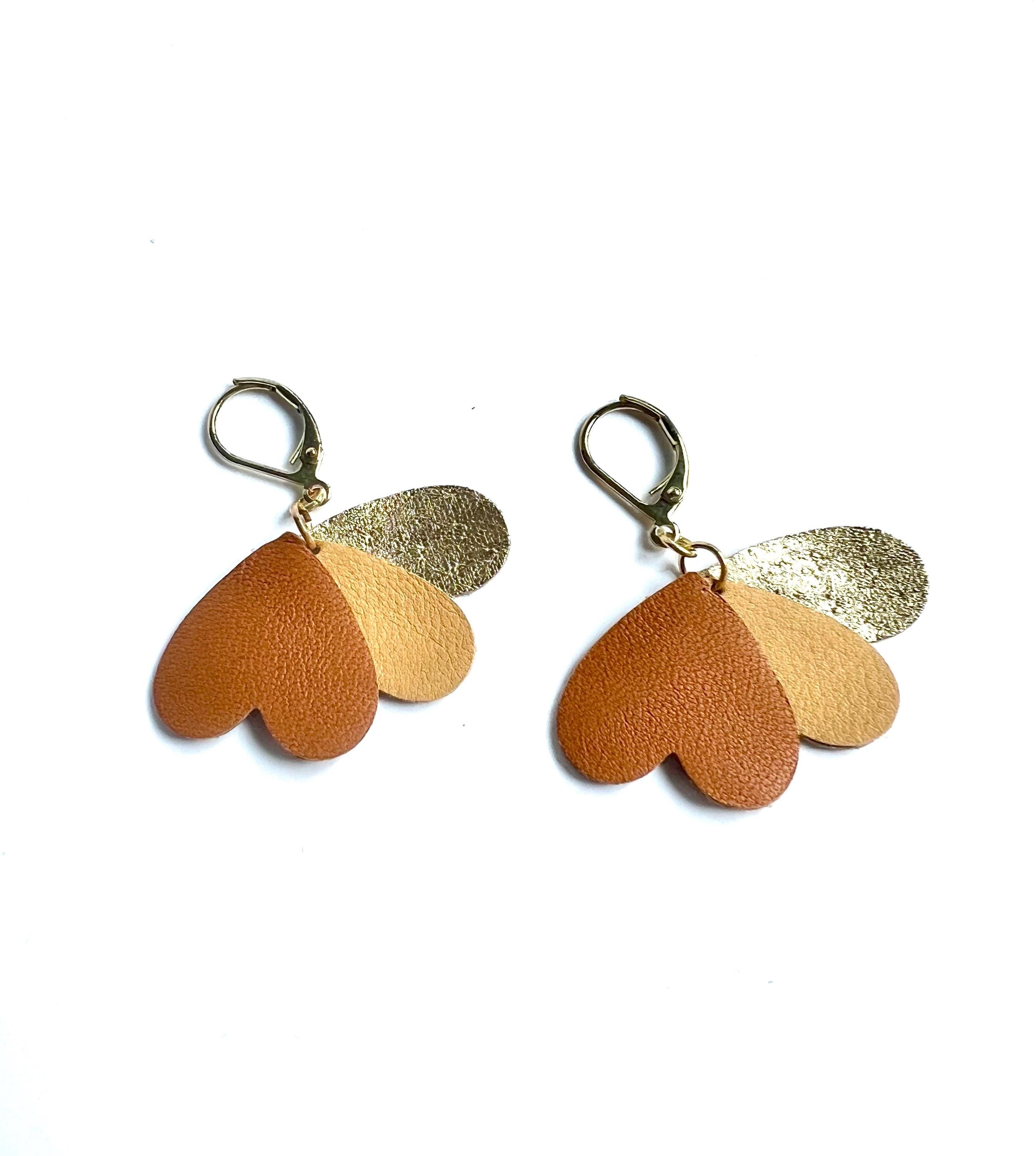 Boucles d’oreilles pendantes cœurs en cuir, bijoux artisanaux légers faits main pour femme, cadeau original, fête des mères, tons naturels