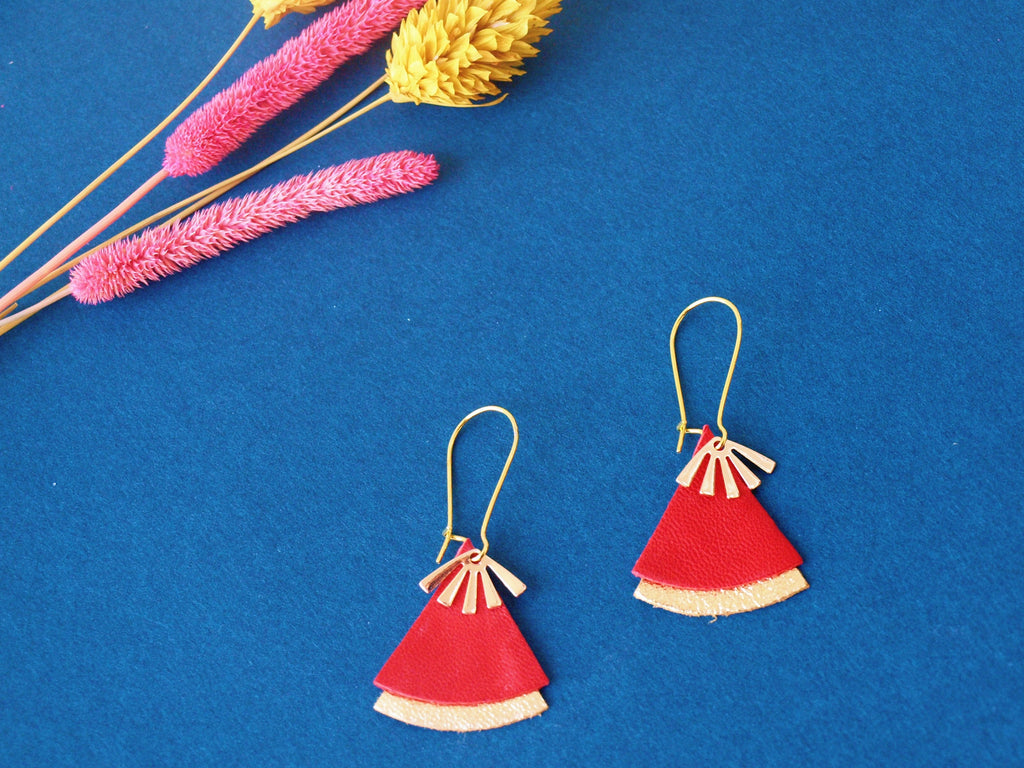 Boucles d'oreilles en cuir rouge et or, forme éventail - boucles d'oreilles ethniques modèle STELLA