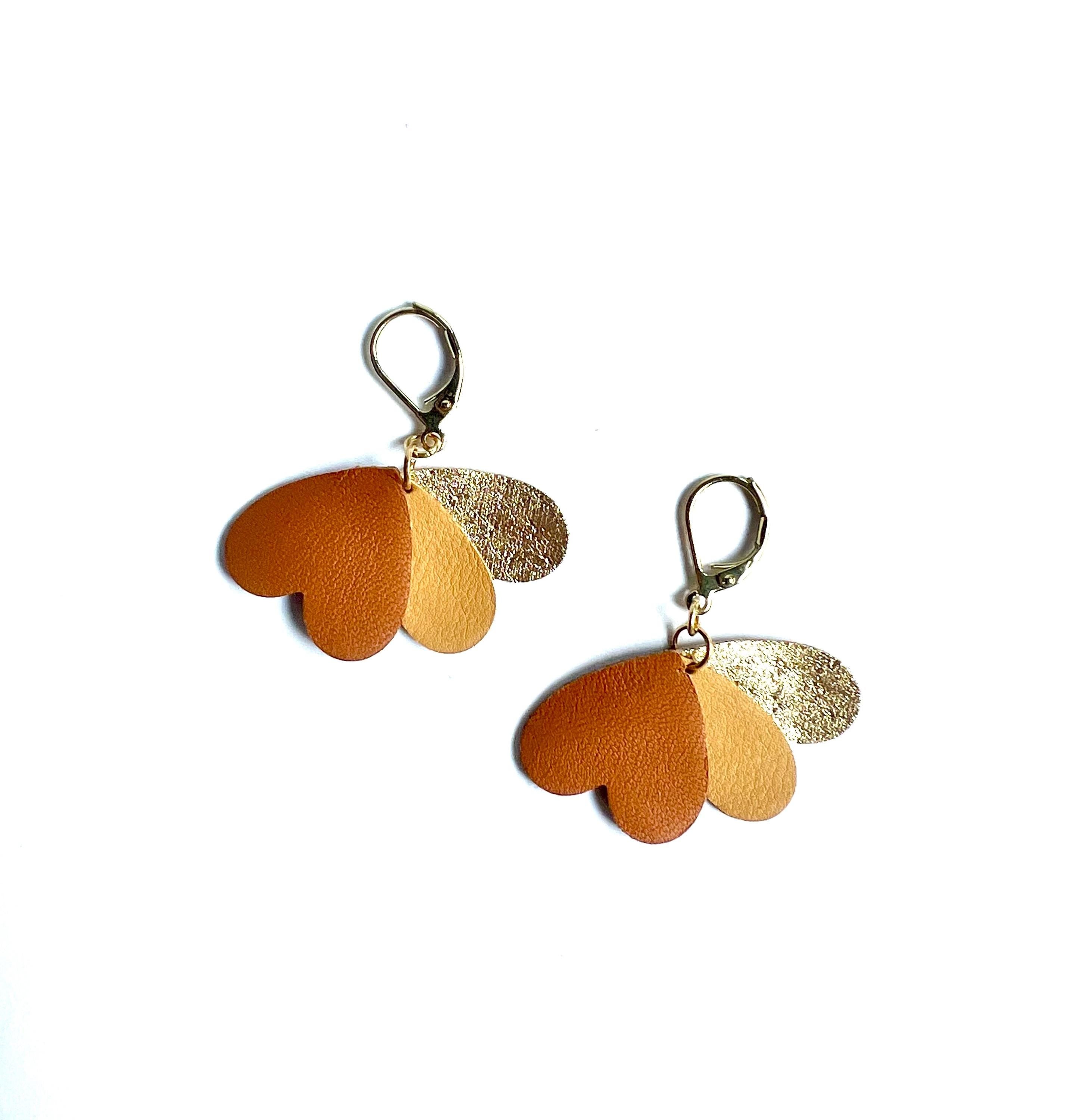 Boucles d’oreilles pendantes cœurs en cuir, bijoux artisanaux légers faits main pour femme, cadeau original, fête des mères, tons naturels