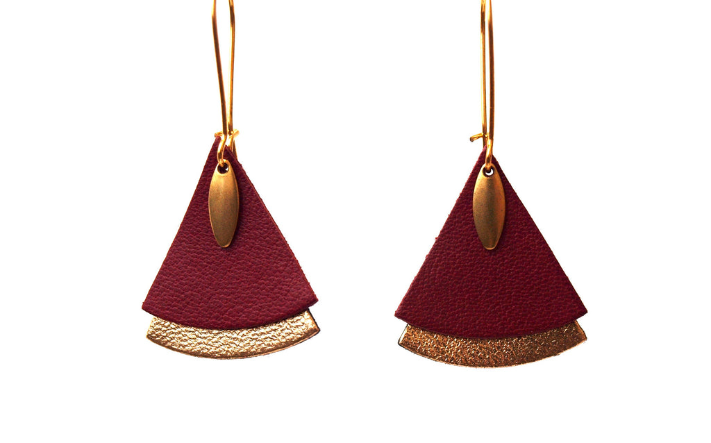 Boucles d'oreilles éventail cuir bordeaux et or- laiton brut - boucles d'oreilles japonisantes - boucles d'oreilles ethniques modèle SAFIYA