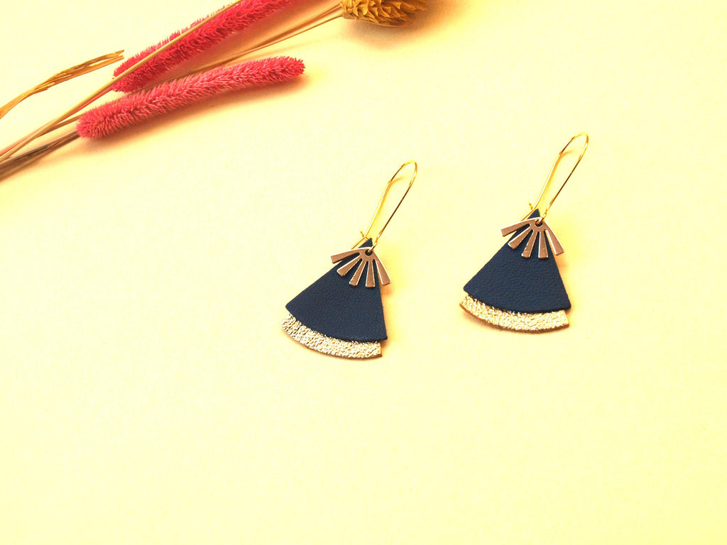 Boucles d'oreilles cuir noir et or, forme éventail - boucles d'oreilles art déco, ethniques modèle STELLA
