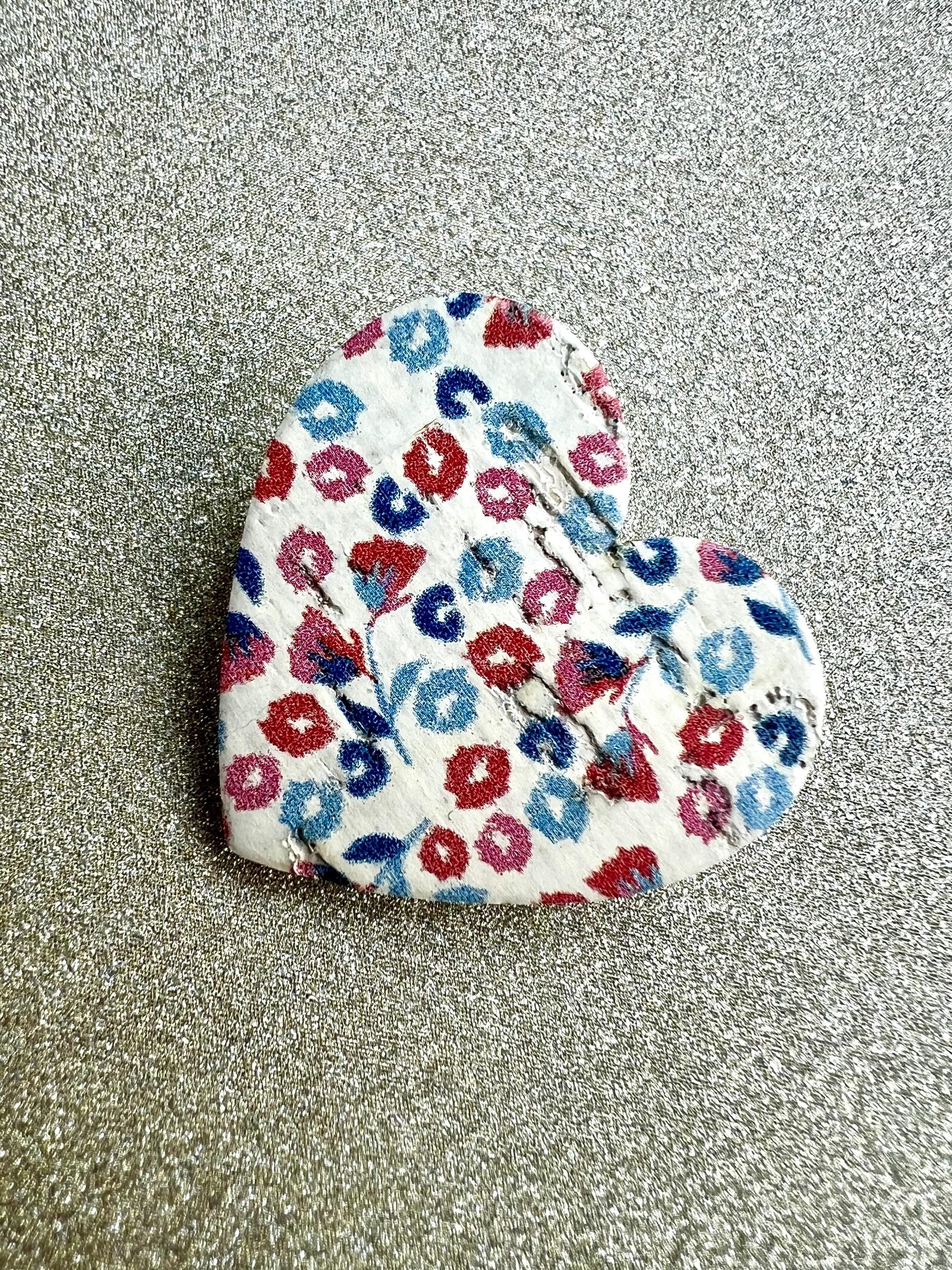 Broche cœur fleurs multicolores liège et cuir - cadeau fête des mères - cadeau maîtresse - cadeau pour elle - cadeau femme  broche originale