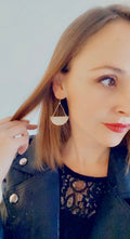 Boucles d’oreilles cuir doré graphiques à paillettes en liège cuir et acier inoxydable