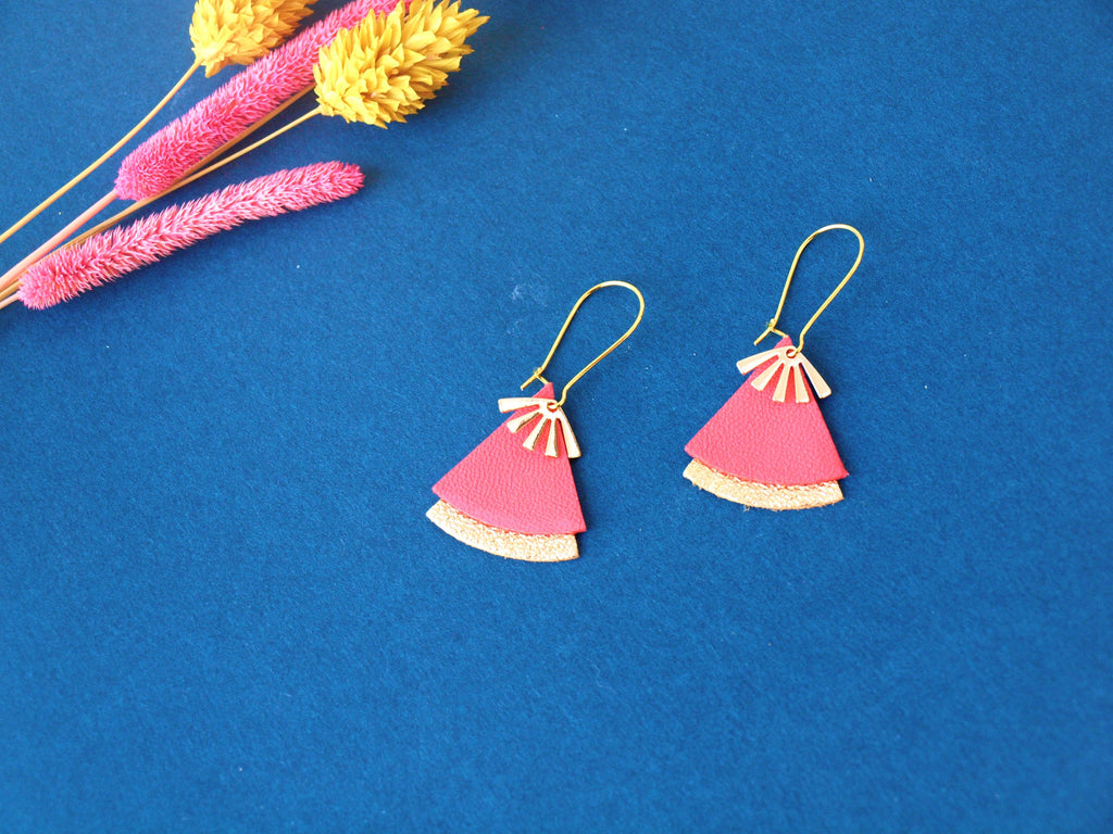 Boucles d'oreilles cuir corail, terracotta et or, forme éventail - boucles d'oreilles ethniques modèle STELLA