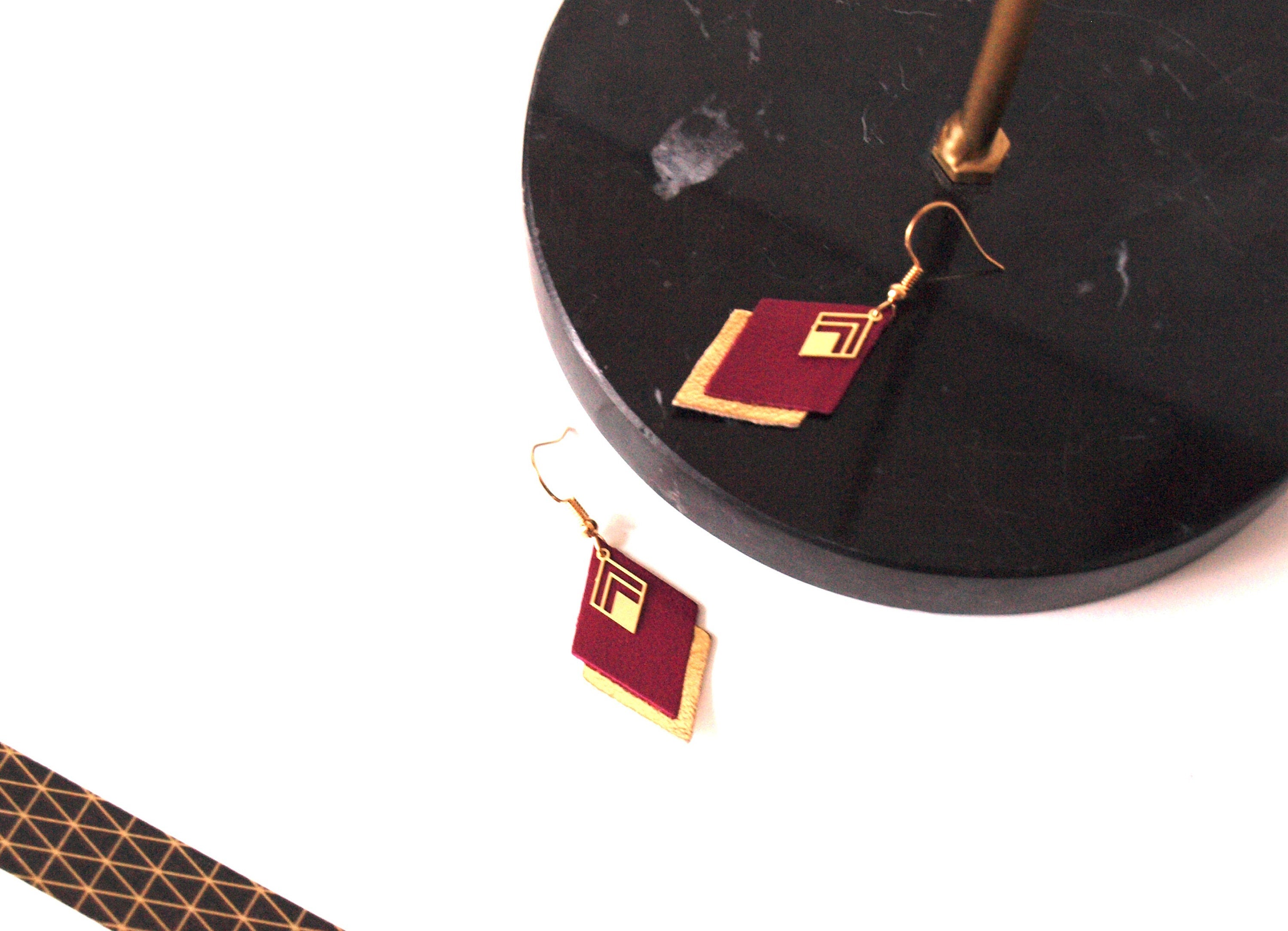Boucles d'oreilles cuir bordeaux, prune et doré, boucles d'oreilles graphiques losanges - modèle LYA - cadeau de noël pour femme pour elle
