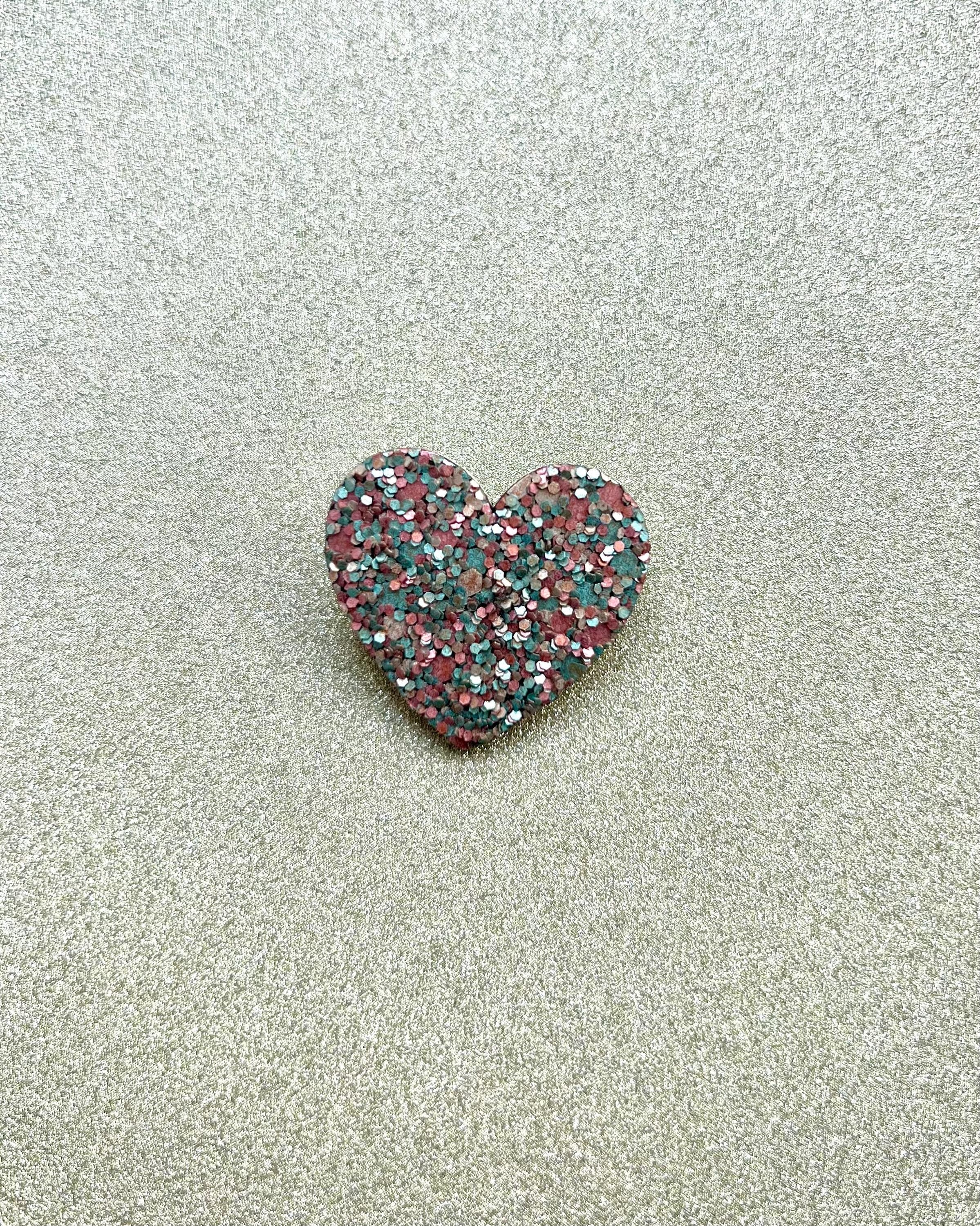 Broche cœur à paillettes en liège et cuir - cadeau fête des mères - cadeau maîtresse - cadeau pour elle - cadeau femme  broche originale