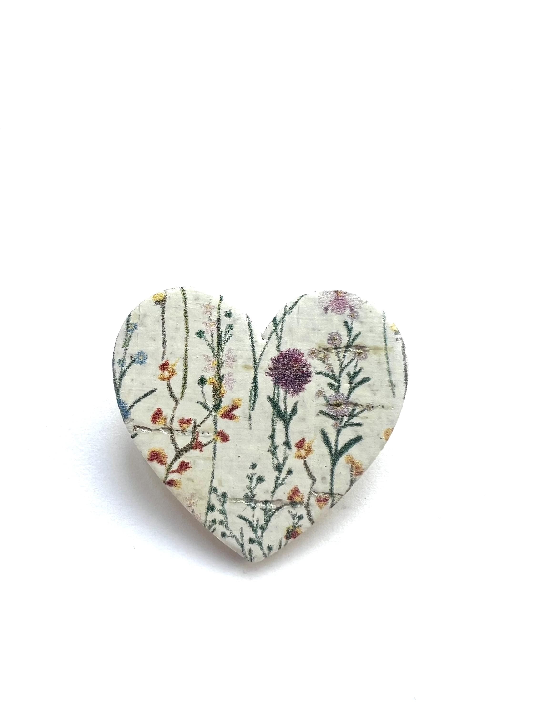 Broche cœur motif fleurs sauvages en liège - cadeau fête des mères  cadeau maîtresse - cadeau pour elle - cadeau femme  broche originale