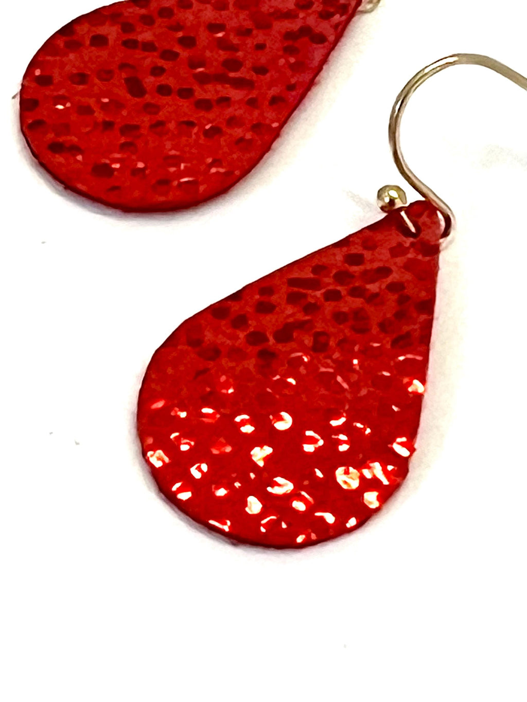 Boucles d'oreilles cuir rouge discrètes et légères - forme goutte - cadeau femme - cadeau pour elle - fête des mères