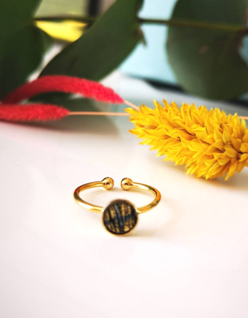 Bague femme dorée à l'or fin et cuir zébré noir blanc et doré - bague fine ajustable réglable - cadeau pour elle