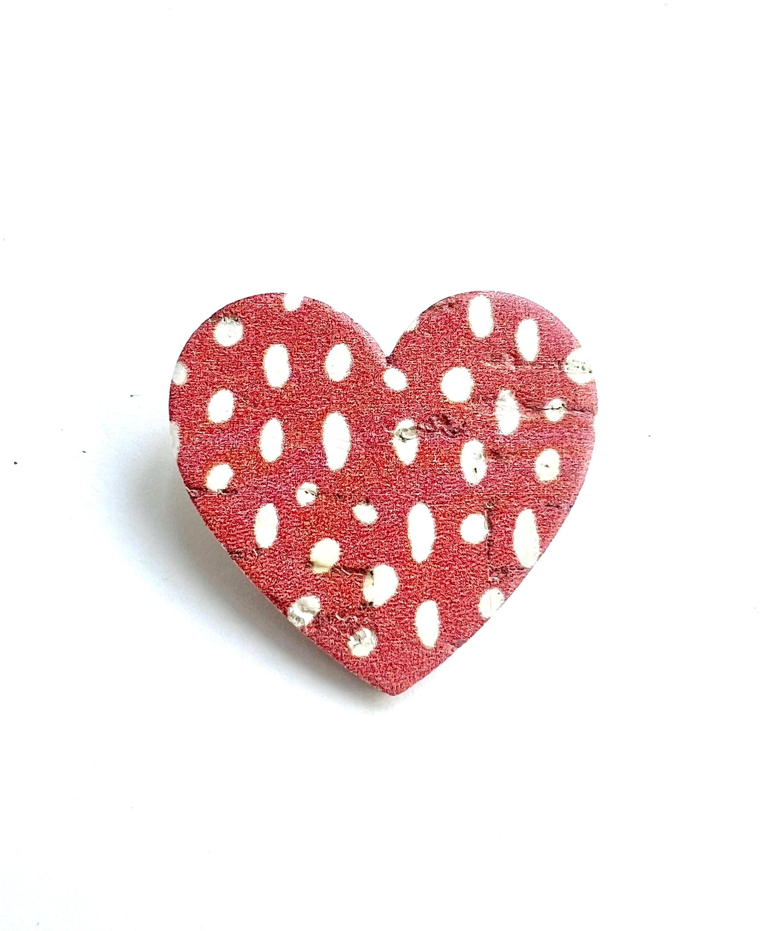 Broche cœur rouge à pois blancs liège et cuir - cadeau fête des mères - cadeau maîtresse - cadeau pour elle - cadeau femme  broche originale