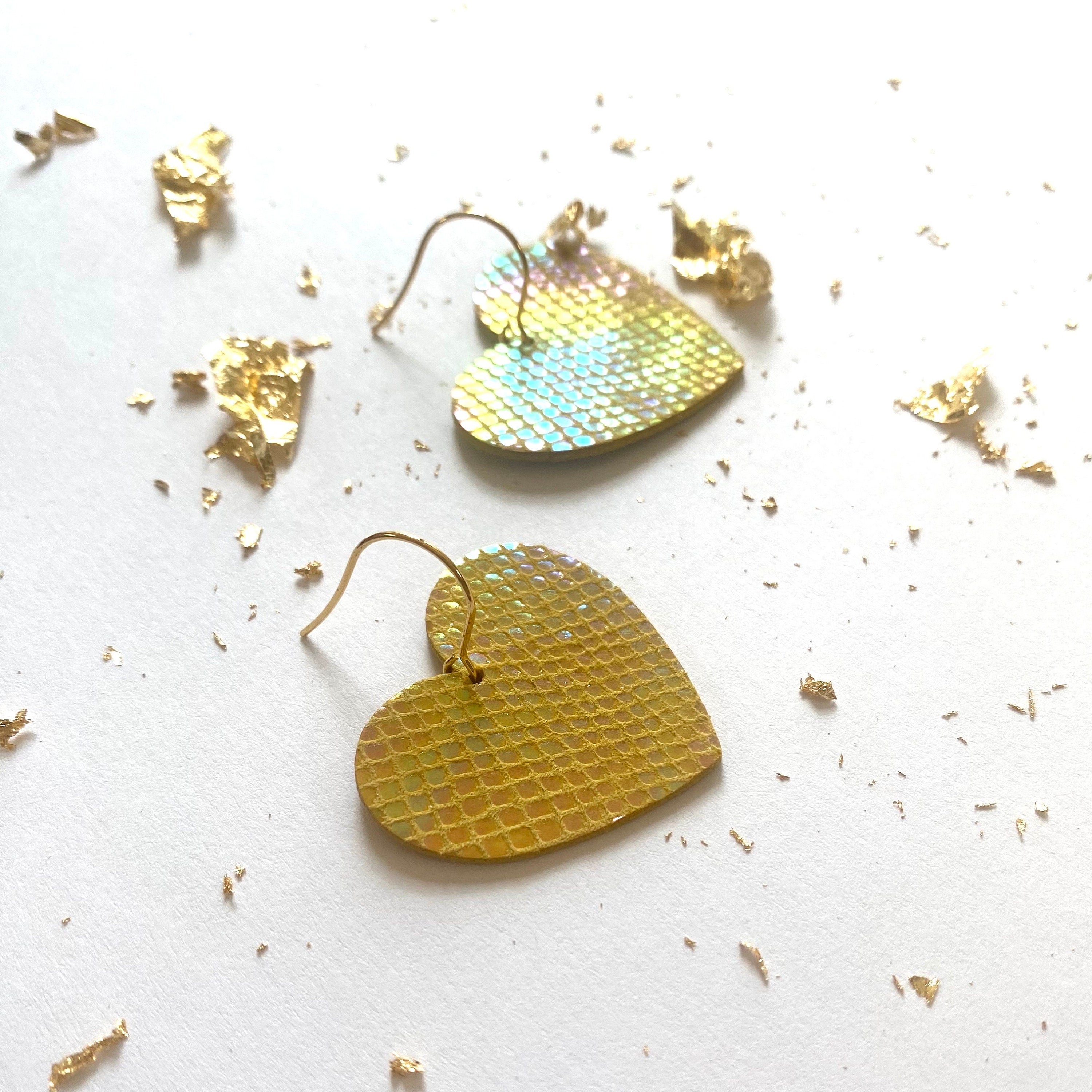 Boucles d’oreilles cœur jaune pastel en cuir