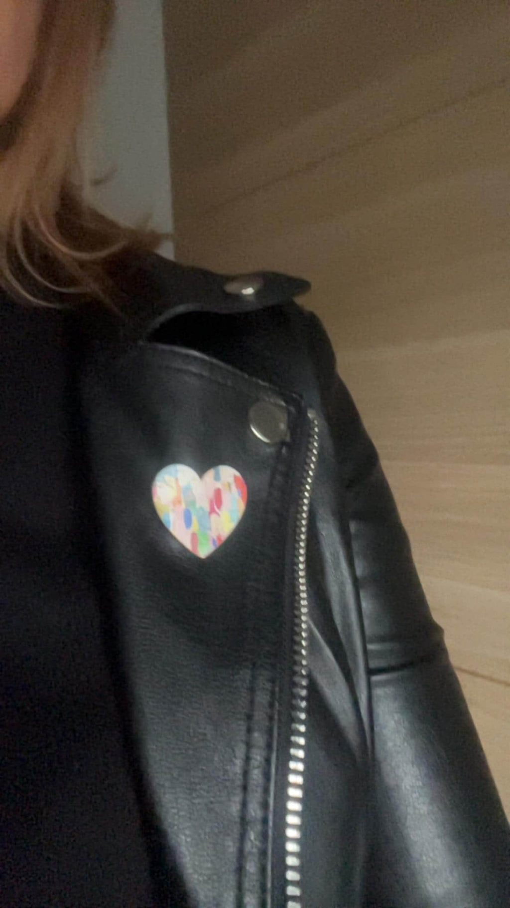 Broche coeur en liège imprimé multicolore doublé de cuir - cadeau fête des mères - cadeau maîtresse - cadeau pour elle