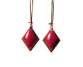 Boucles d'oreilles sequin émaillé graphiques - losange émaillé rouge grenat sur laiton brut - monture bronze - cadeau de noël femme
