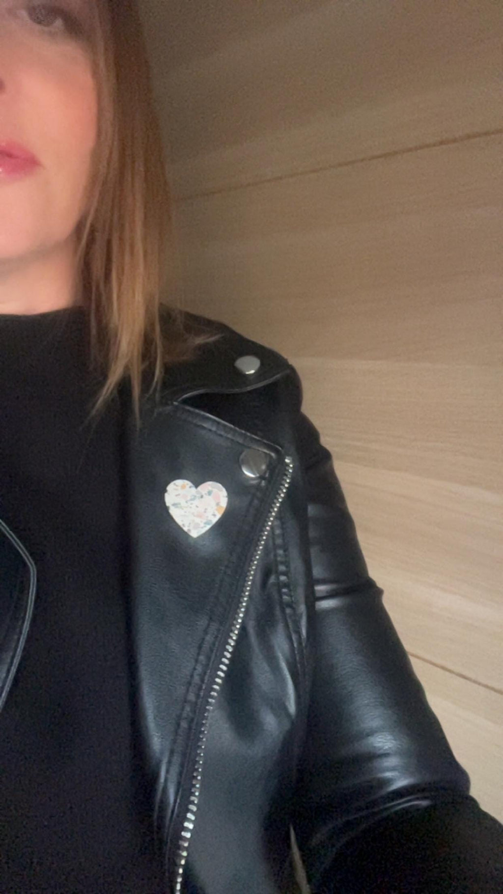 Broche coeur léopard en liège imprimé doublé de cuir - cadeau fête des mères - cadeau maîtresse - cadeau pour elle