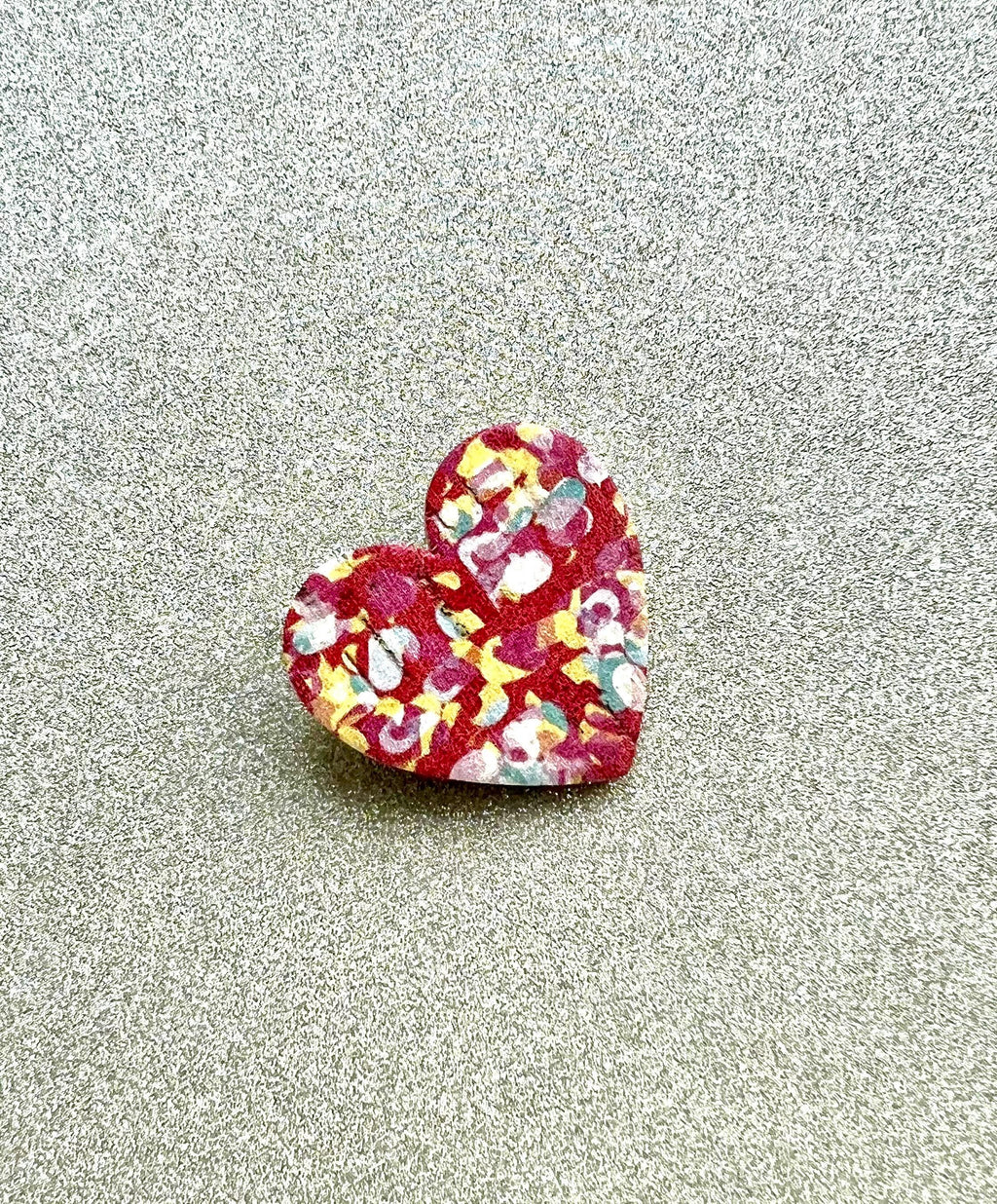 Broche cœur multicolore rouge liège et cuir - cadeau fête des mères - cadeau maîtresse - cadeau pour elle - cadeau femme - broche originale