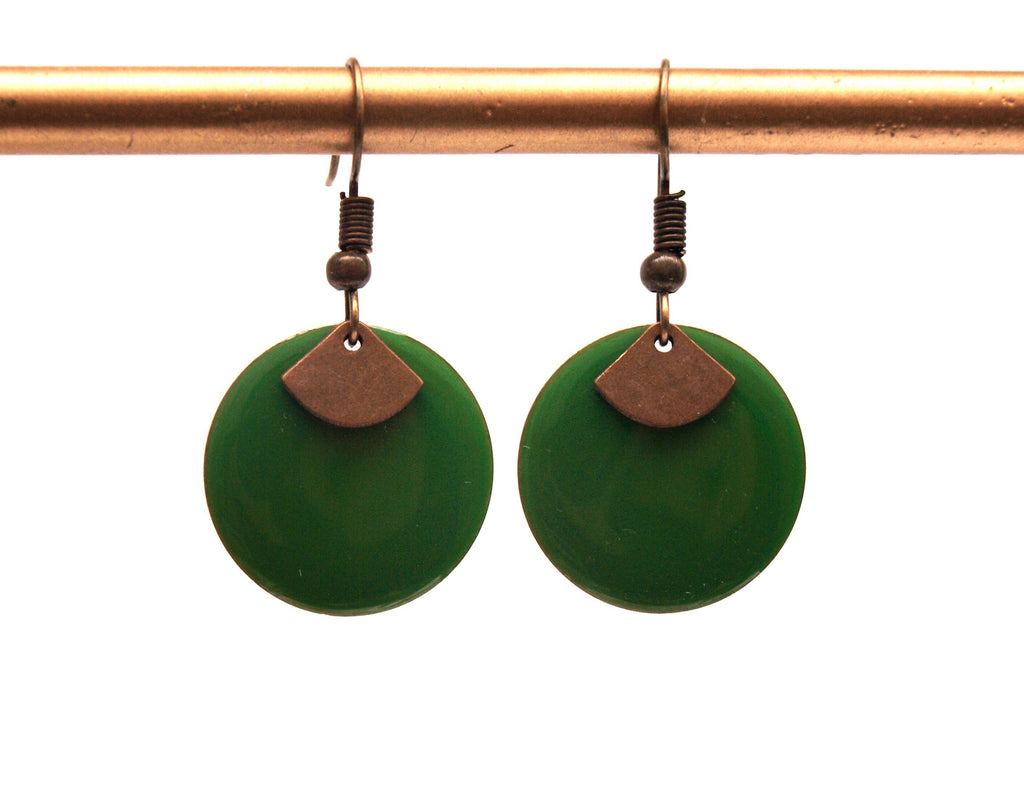 Boucles d'oreilles vert vif et bronze sequin émaillé rond et pendentif éventail  - cadeau de noël pour femme