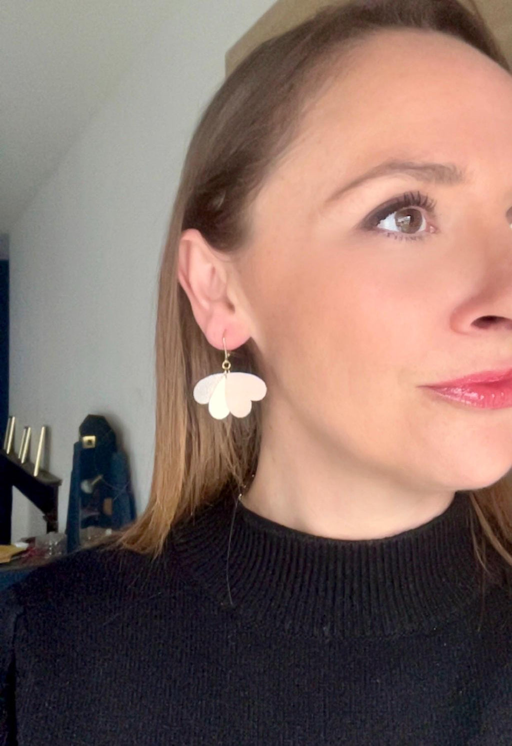 Boucles d’oreilles nude cœurs en cuir upcyclé, bijoux artisanaux légers faits main pour femme, cadeau original, fête des mères