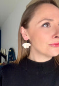 Boucles d’oreilles nude cœurs en cuir upcyclé, bijoux artisanaux légers faits main pour femme, cadeau original, fête des mères