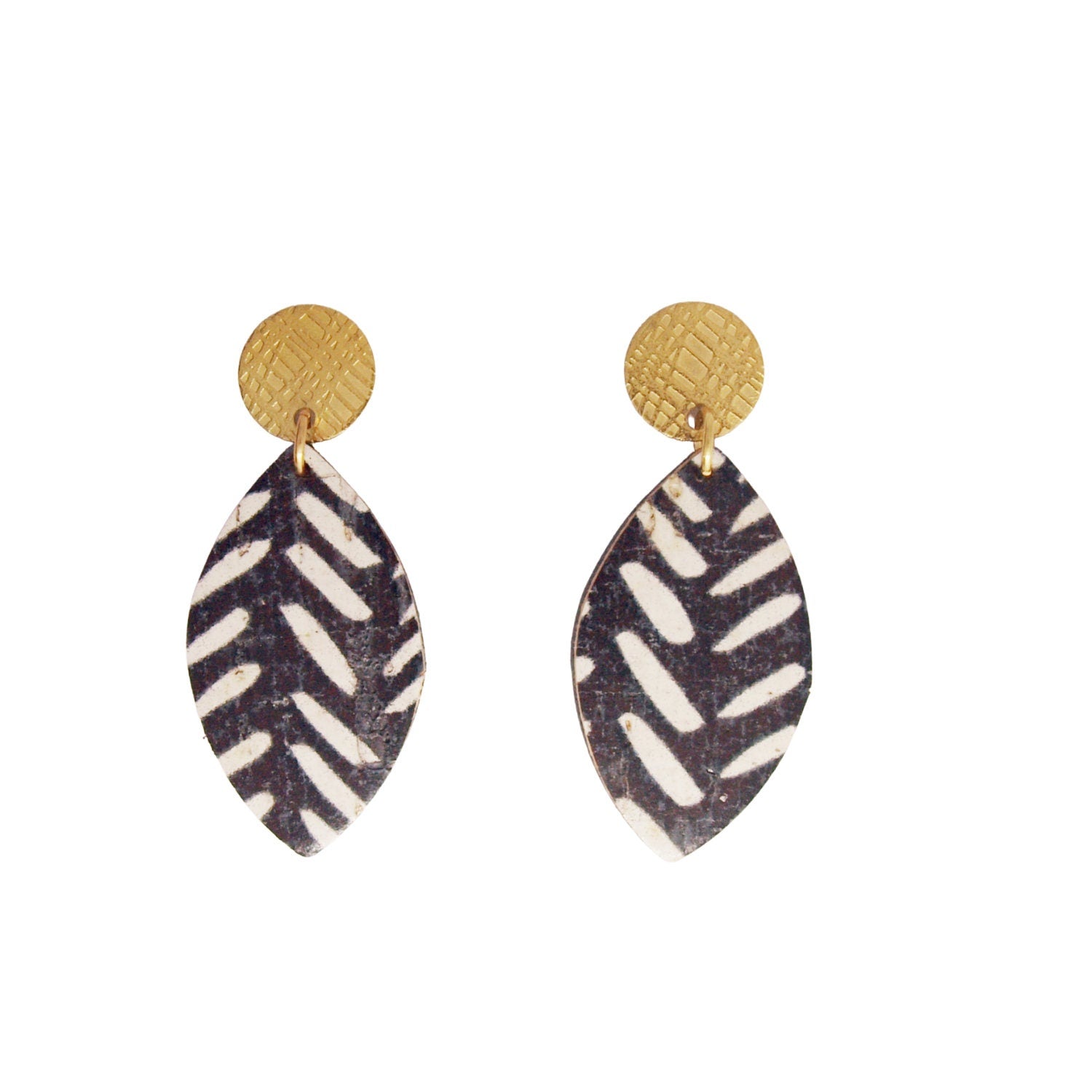 Boucles d'oreilles liège noir et blanc, cuir et acier forme feuille LOAN