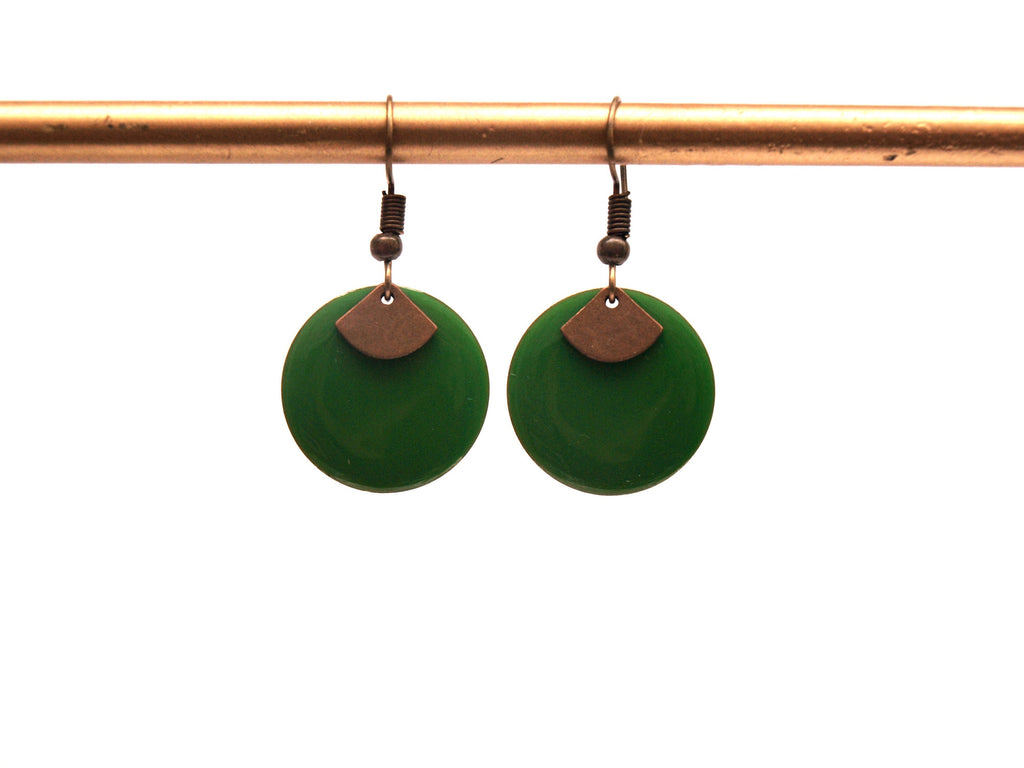 Boucles d'oreilles vert vif et bronze sequin émaillé rond et pendentif éventail  - cadeau de noël pour femme
