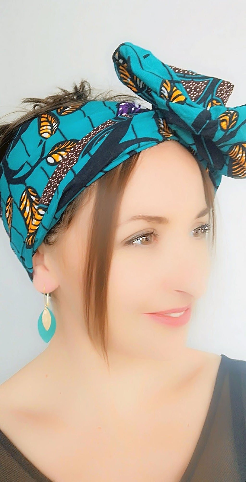 Boucles d'oreilles feuille de cuir corail et or modèle AVA