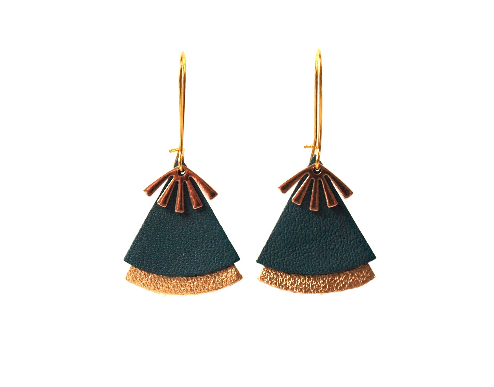 Boucles d'oreilles vert émeraude et or, en cuir, forme éventail - boucles d'oreilles ethniques modèle STELLA
