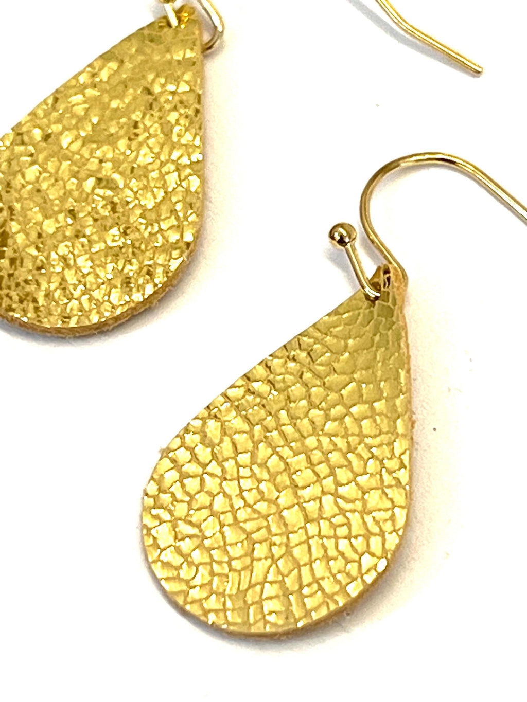 Boucles d'oreilles légères en cuir noir irisé recyclé - forme goutte - cadeau femme - cadeau pour elle - fête des mères