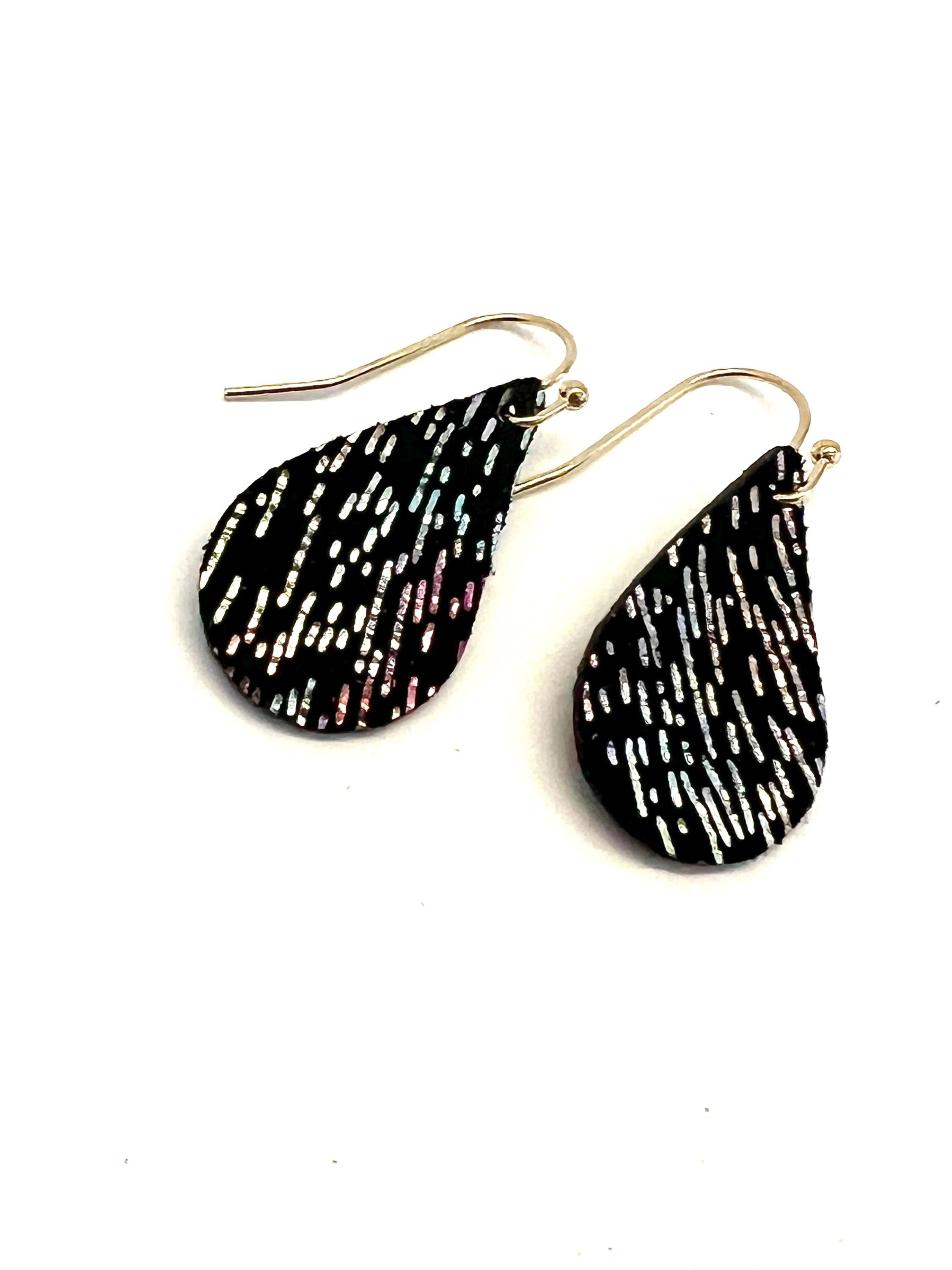 Boucles d'oreilles légères en cuir noir irisé recyclé - forme goutte - cadeau femme - cadeau pour elle - fête des mères
