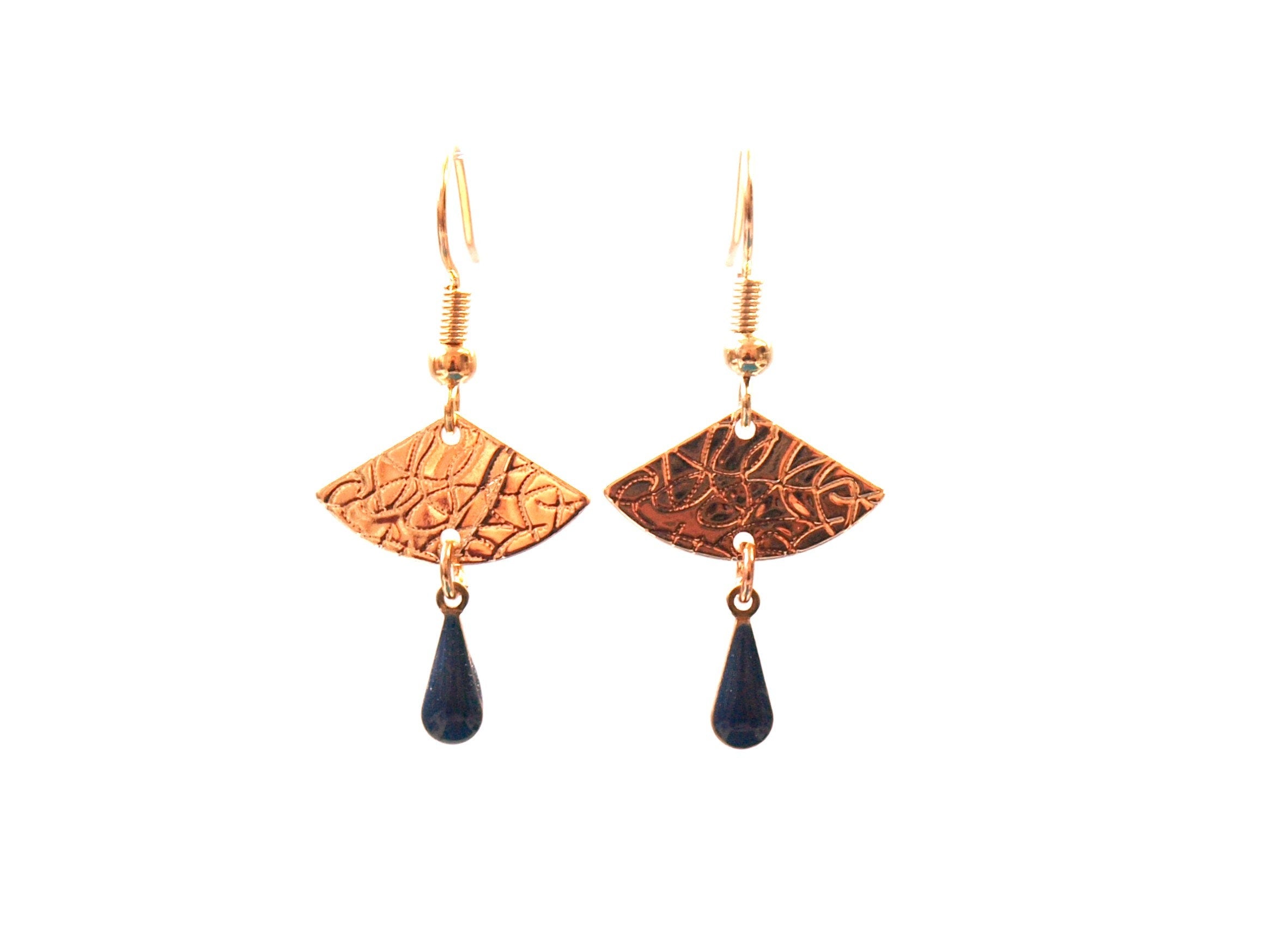 Boucles d'oreilles dorées discrètes - boucles d'oreilles éventail bleu marine - modèle EVA bleu nuit