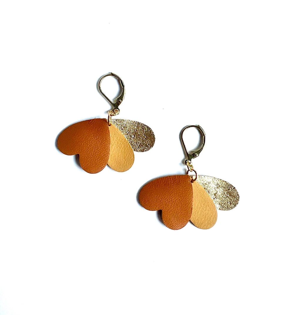 Boucles d’oreilles pendantes cœurs en cuir, bijoux artisanaux légers faits main pour femme, cadeau original, fête des mères, tons naturels
