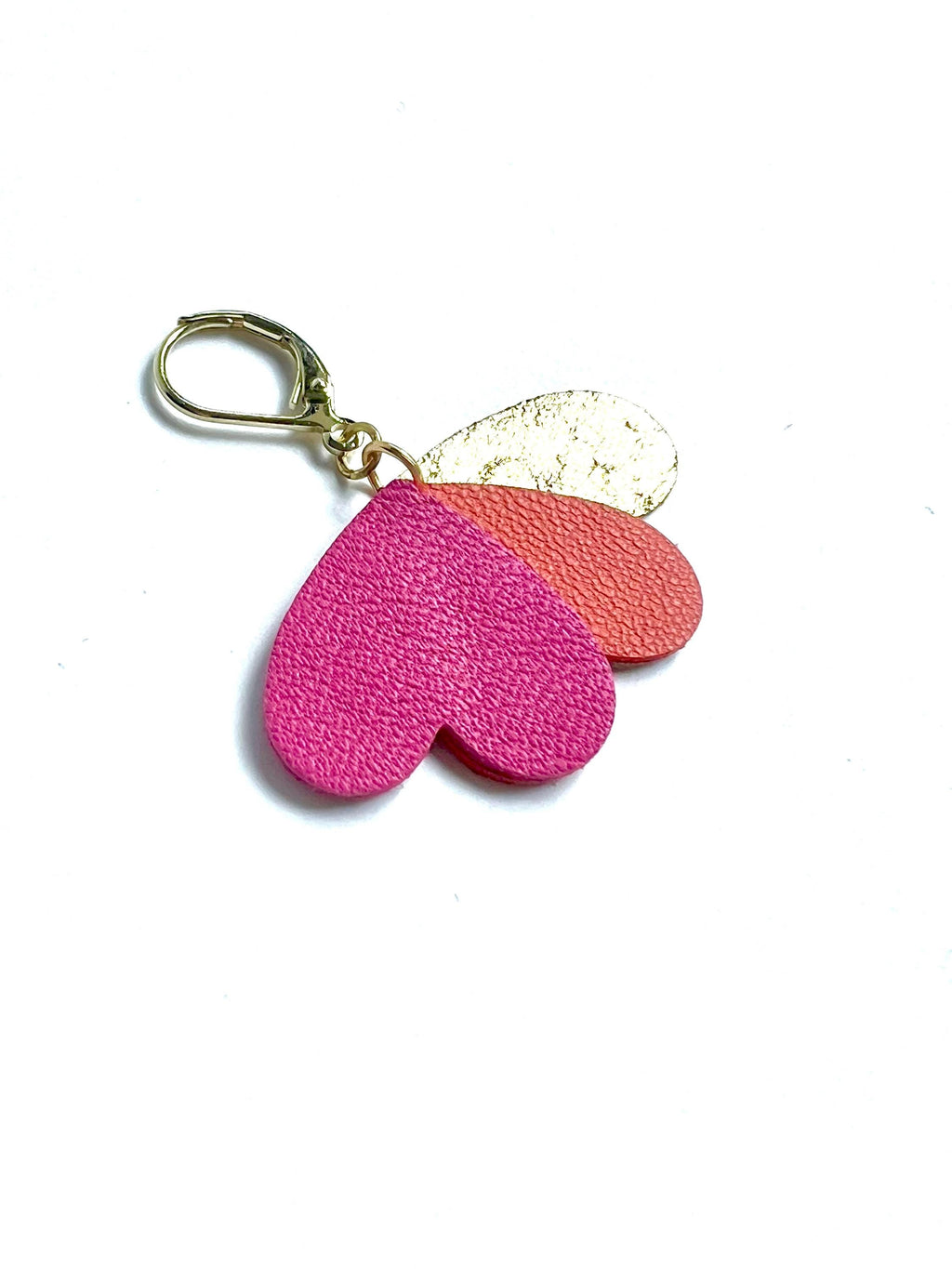Boucles d’oreilles cœurs en cuir upcyclé, bijoux artisanaux légers faits main boucles pendantes femme, cadeau original, fuchsia corail et or