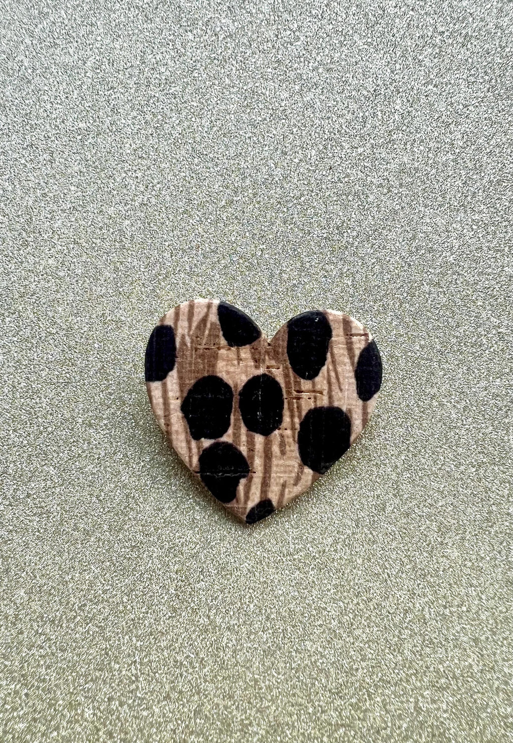 Broche léopard cœur en liège - cadeau fête des mères - cadeau maîtresse - cadeau pour elle - cadeau femme  broche originale