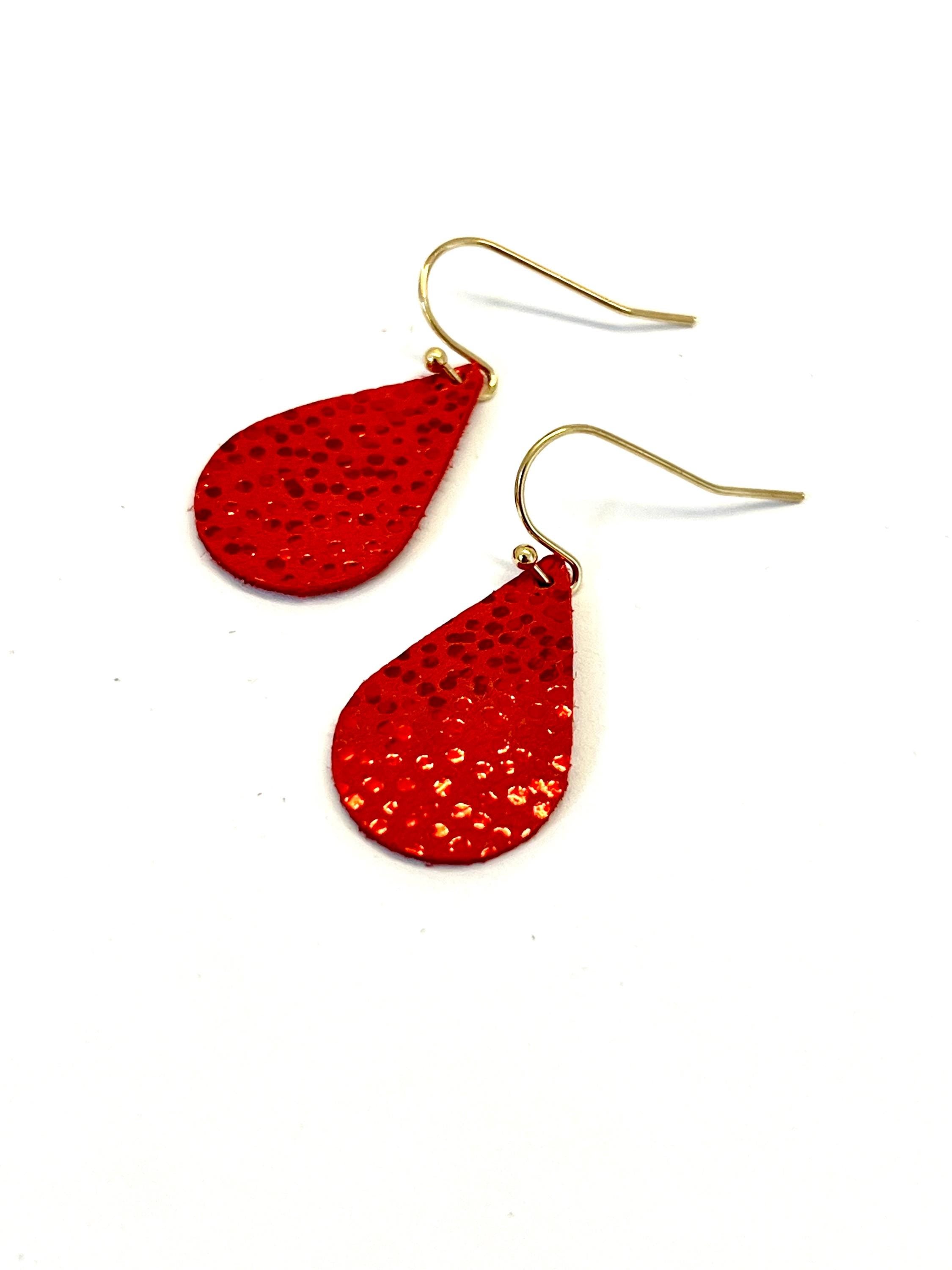 Boucles d'oreilles cuir rouge discrètes et légères - forme goutte - cadeau femme - cadeau pour elle - fête des mères