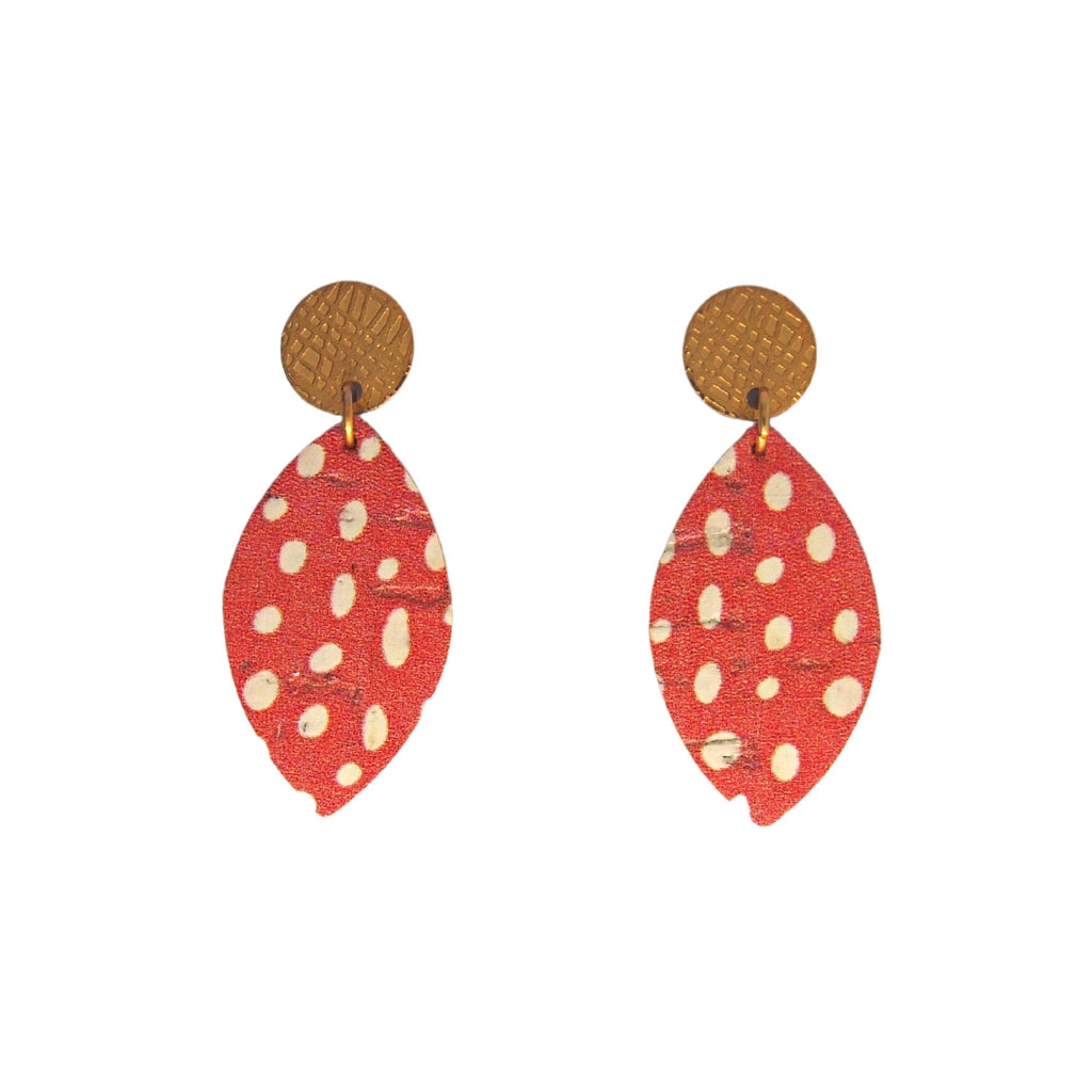 Boucles d'oreilles pois rouges et blancs en liège, cuir et acier forme feuille LOAN