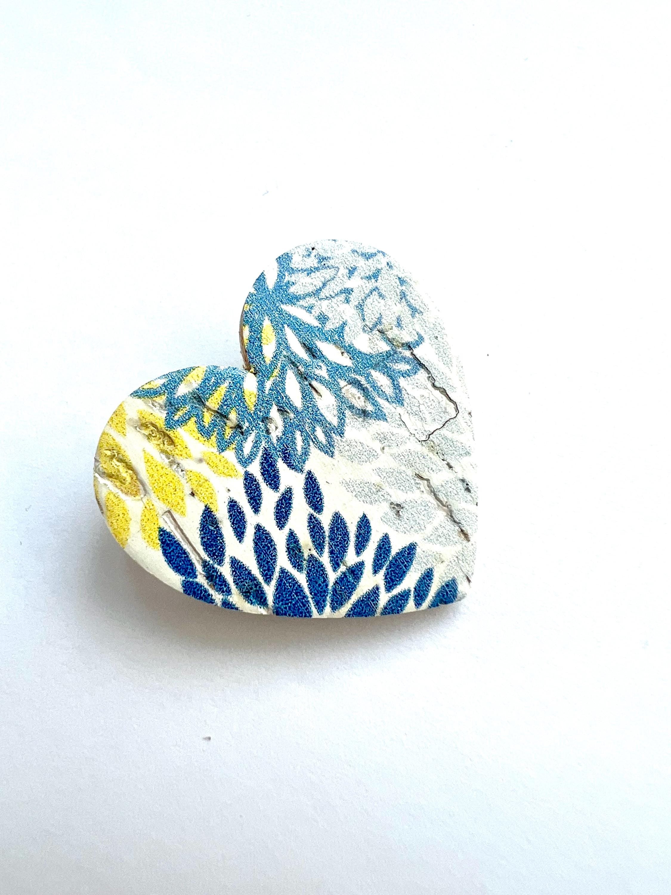 Broche fleurie bleu jaune et blanc en liège - cadeau fête des mères - cadeau maîtresse - cadeau pour elle - cadeau femme  broche originale