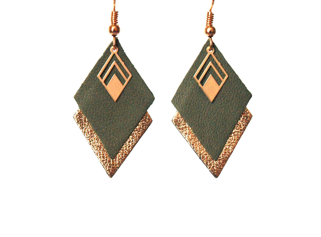 Boucles d'oreilles cuir vert kaki et or, losanges de cuir vert kaki et doré - boucles d'oreilles graphiques géométriques - modèle LYA - noël