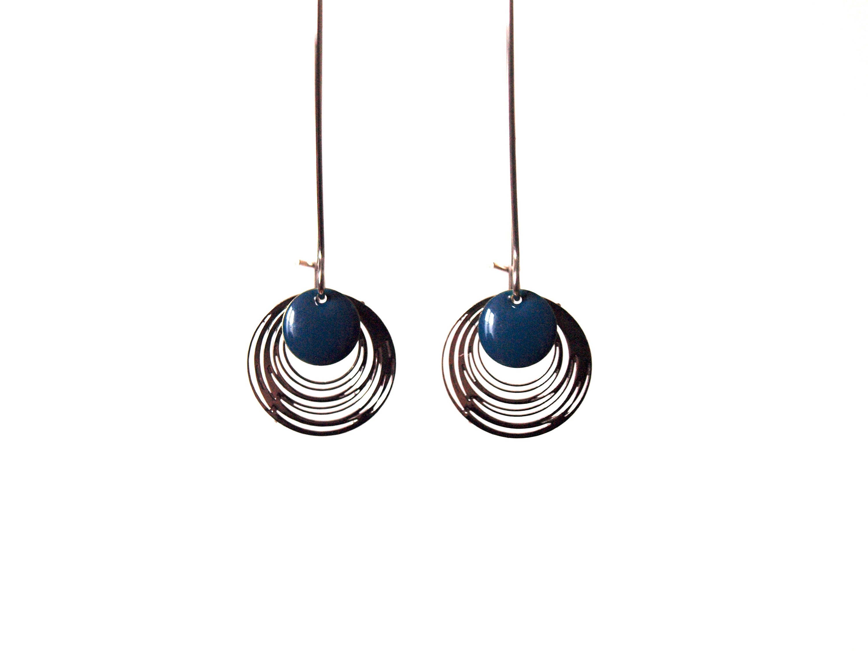 Boucles d'oreilles sequins émaillés bleu canard et argent - longues boucles d'oreilles design minimaliste et épuré - rond - by nat m