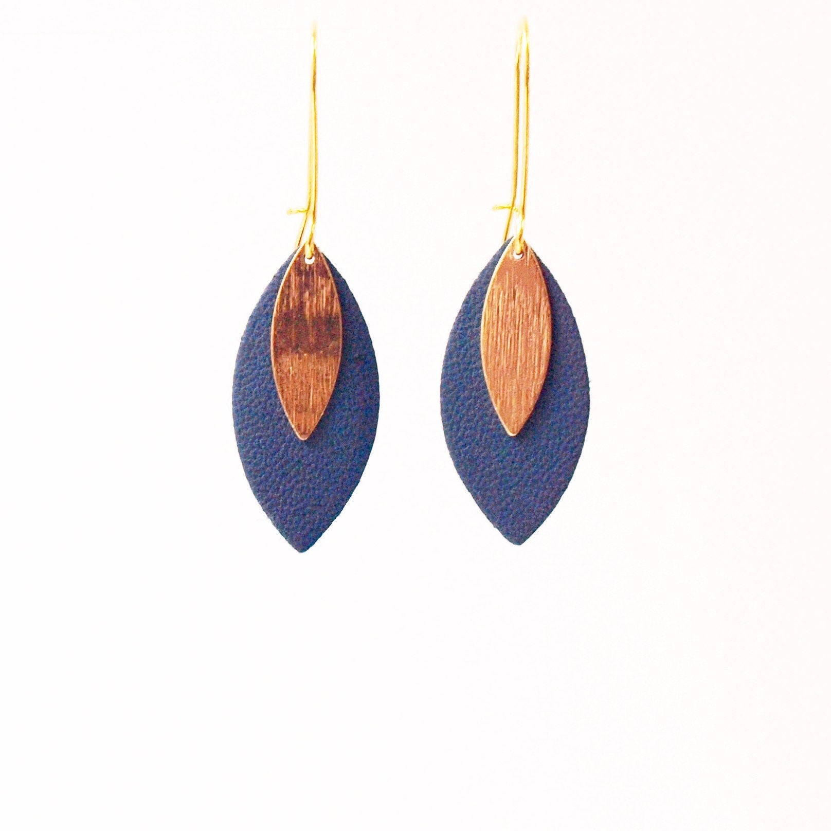 Boucles d'oreilles feuille de cuir bleu canard et or modèle AVA