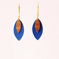 Boucles d'oreilles feuille de cuir bleu lavande et or modèle AVA