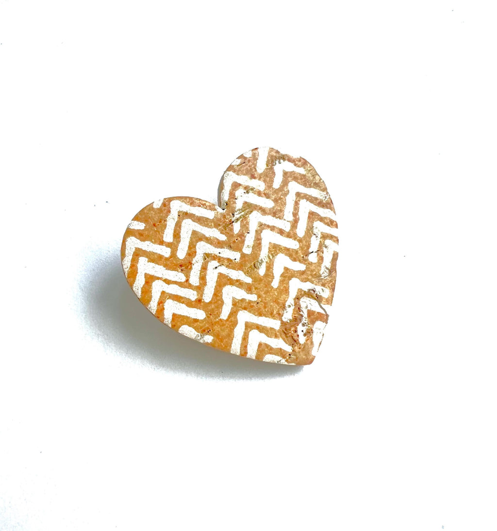 Broche coeur jaune et blanc en liège imprimé  doublé de cuir - cadeau fête des mères - cadeau maîtresse - cadeau pour elle