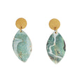 Boucles d'oreilles turquoises, vert d'eau et doré en liège, cuir et acier forme feuille LOAN