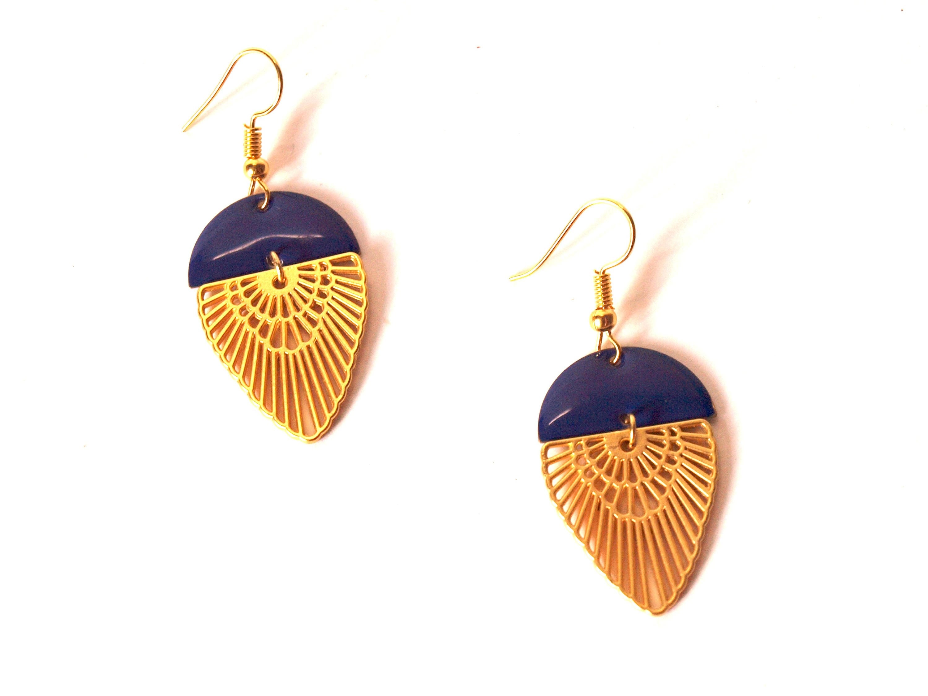 Boucles d'oreilles bleu et or art déco plaqué or mat et sequin émaillé demi cercle - cadeau femme