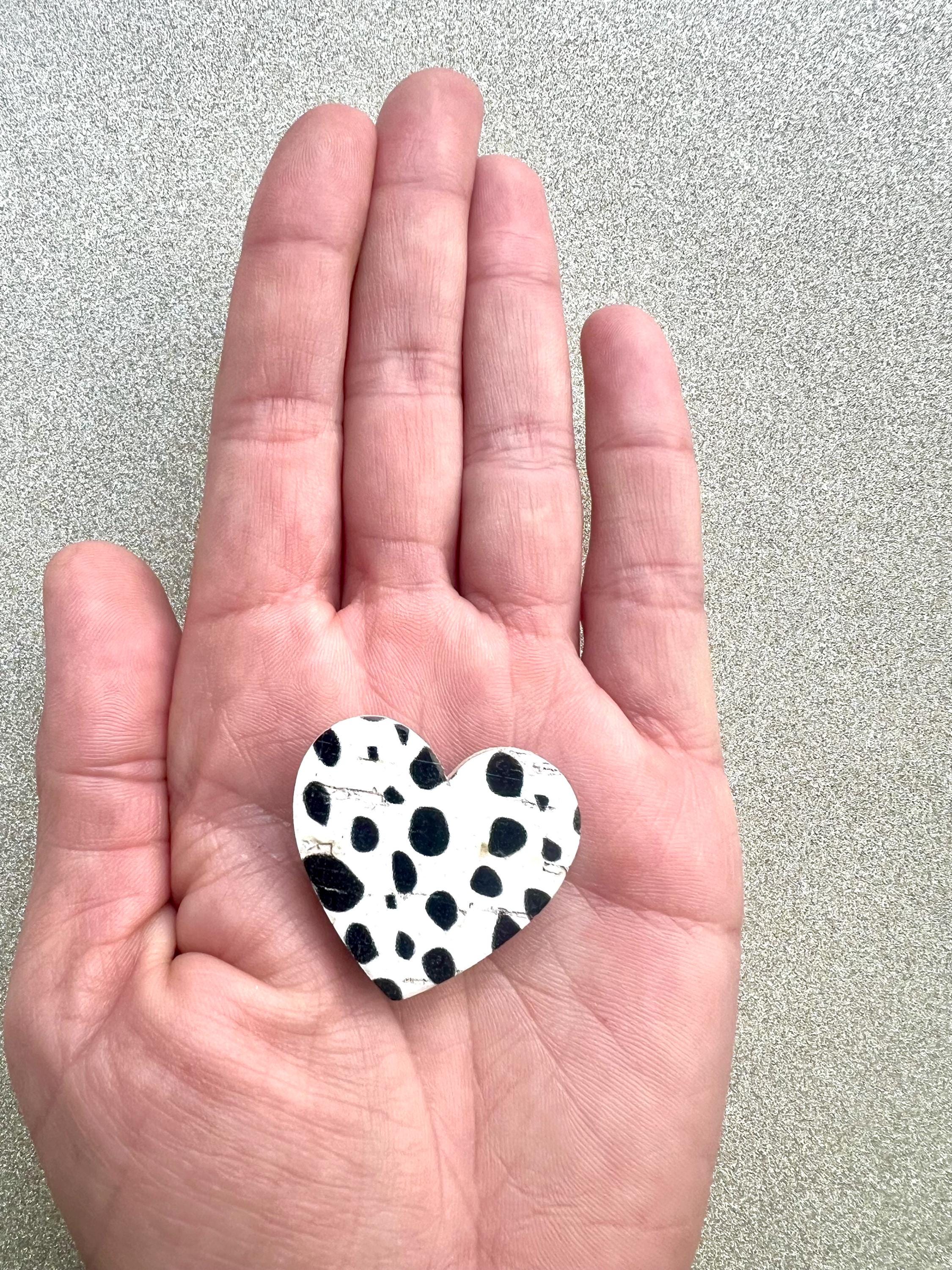 Broche dalmatien cœur noir et blanc en liège - cadeau fête des mères - cadeau maîtresse - cadeau pour elle - cadeau femme  broche originale