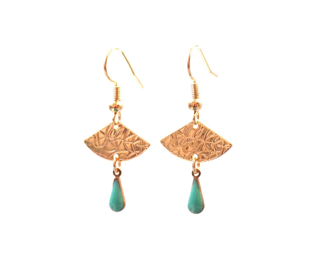 Boucles d'oreilles dorées discrètes mint et or - boucles d'oreilles éventail vert d'eau, vert pastel, vert clair - modèle EVA