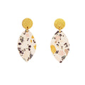 Boucles d'oreilles terrazzo en liège, cuir et acier forme feuille LOAN