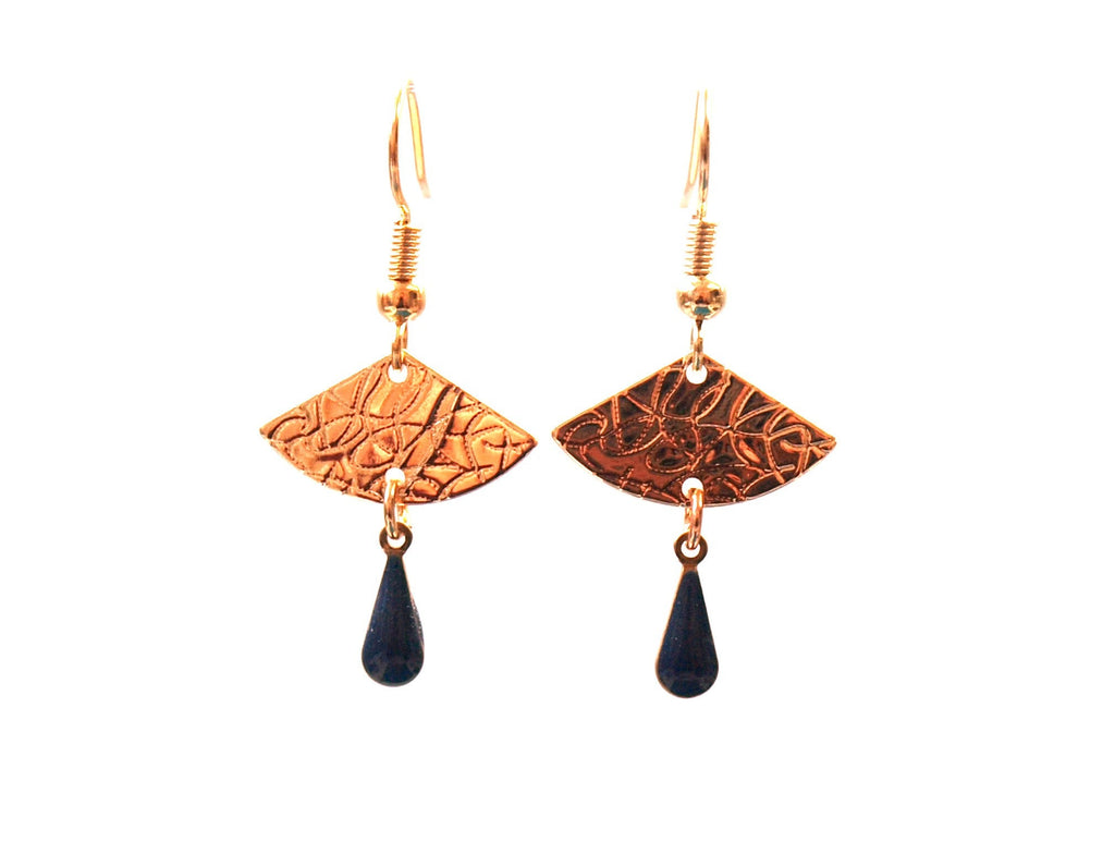 Boucles d'oreilles dorées discrètes - boucles d'oreilles éventail bleu marine - modèle EVA bleu nuit