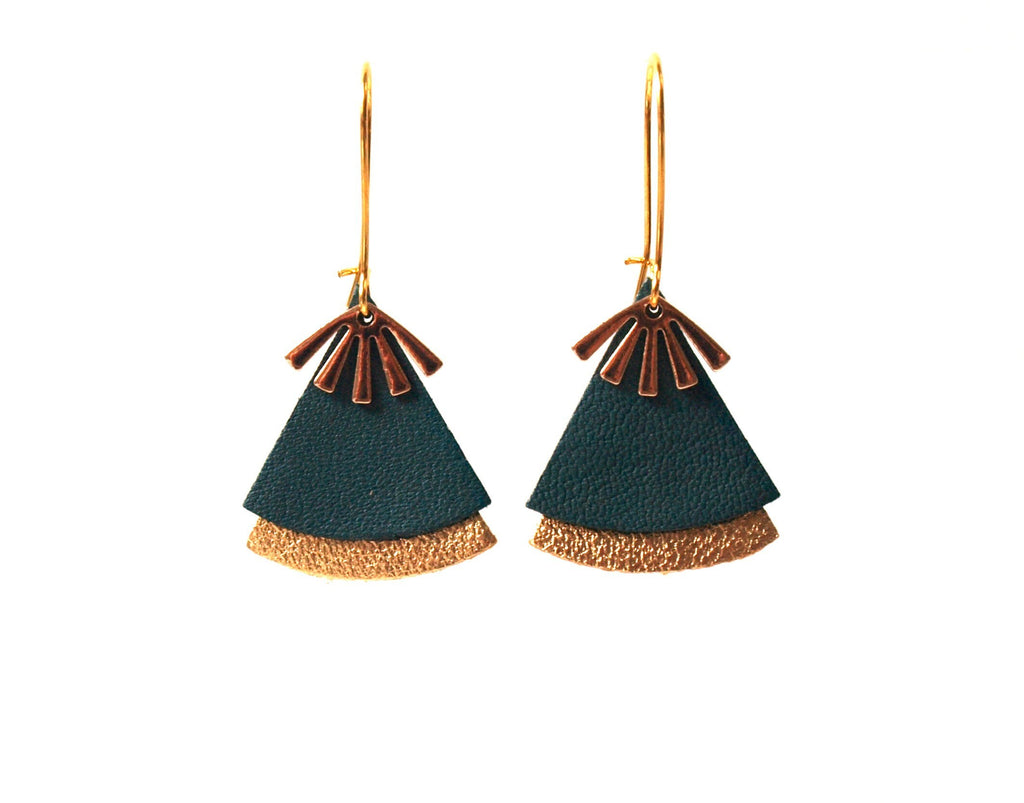 Boucles d'oreilles vert émeraude et or, en cuir, forme éventail - boucles d'oreilles ethniques modèle STELLA