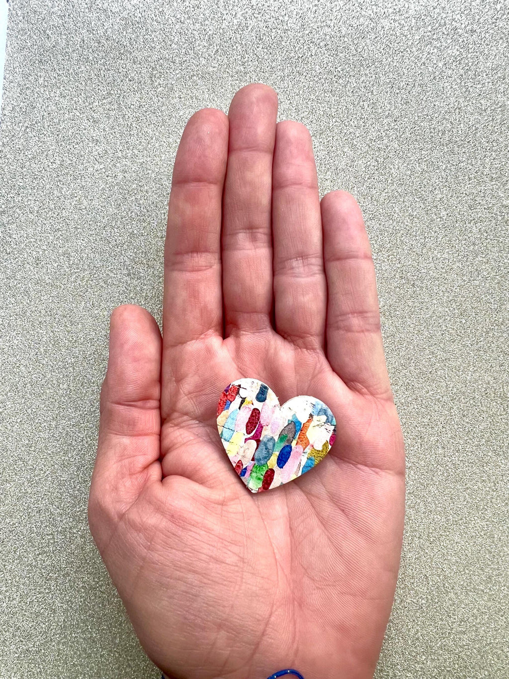 Broche cœur fleurs multicolores liège et cuir - cadeau fête des mères - cadeau maîtresse - cadeau pour elle - cadeau femme  broche originale