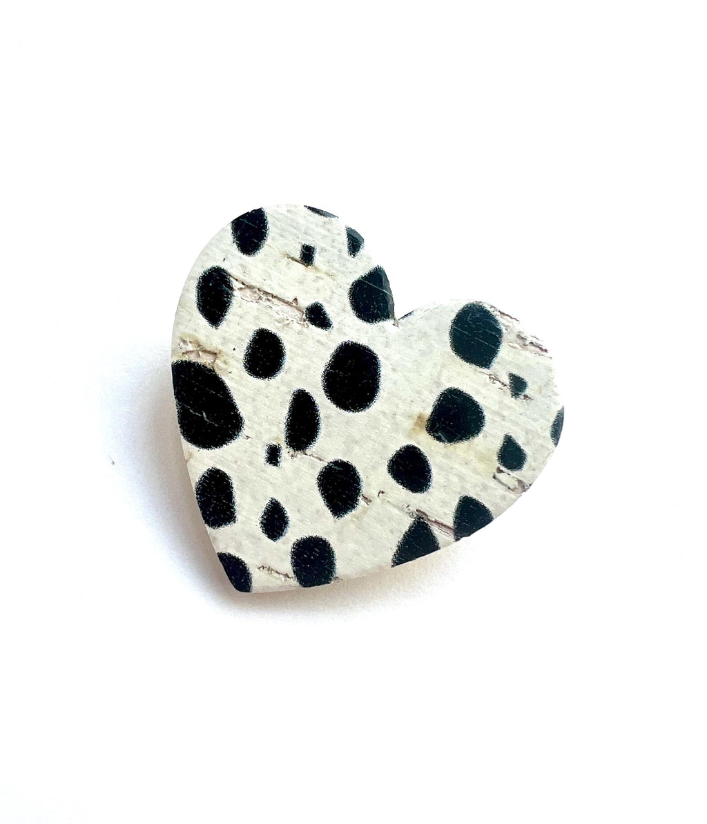 Broche dalmatien cœur noir et blanc en liège - cadeau fête des mères - cadeau maîtresse - cadeau pour elle - cadeau femme  broche originale